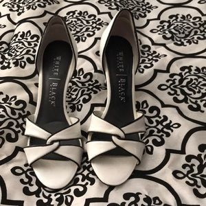 EUC white heels 👠 with black trim